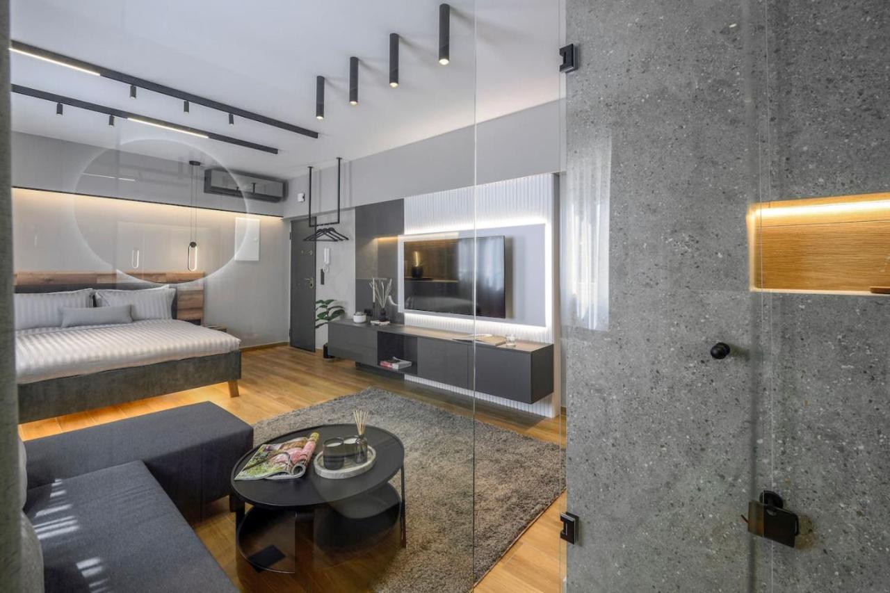 Aristotelian Virtues - Enkrateia Apartment Thessaloniki