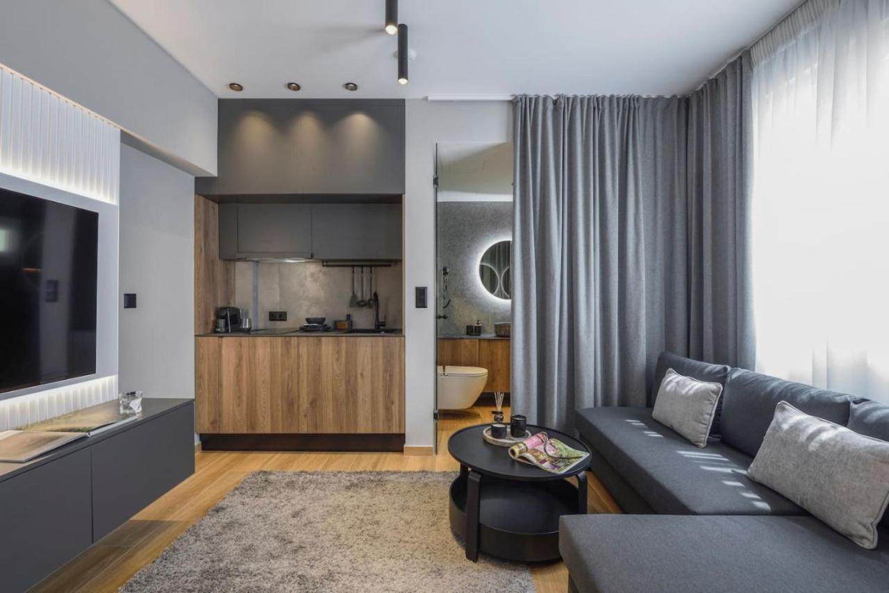 Apartment Aristotelian Virtues - Enkrateia *