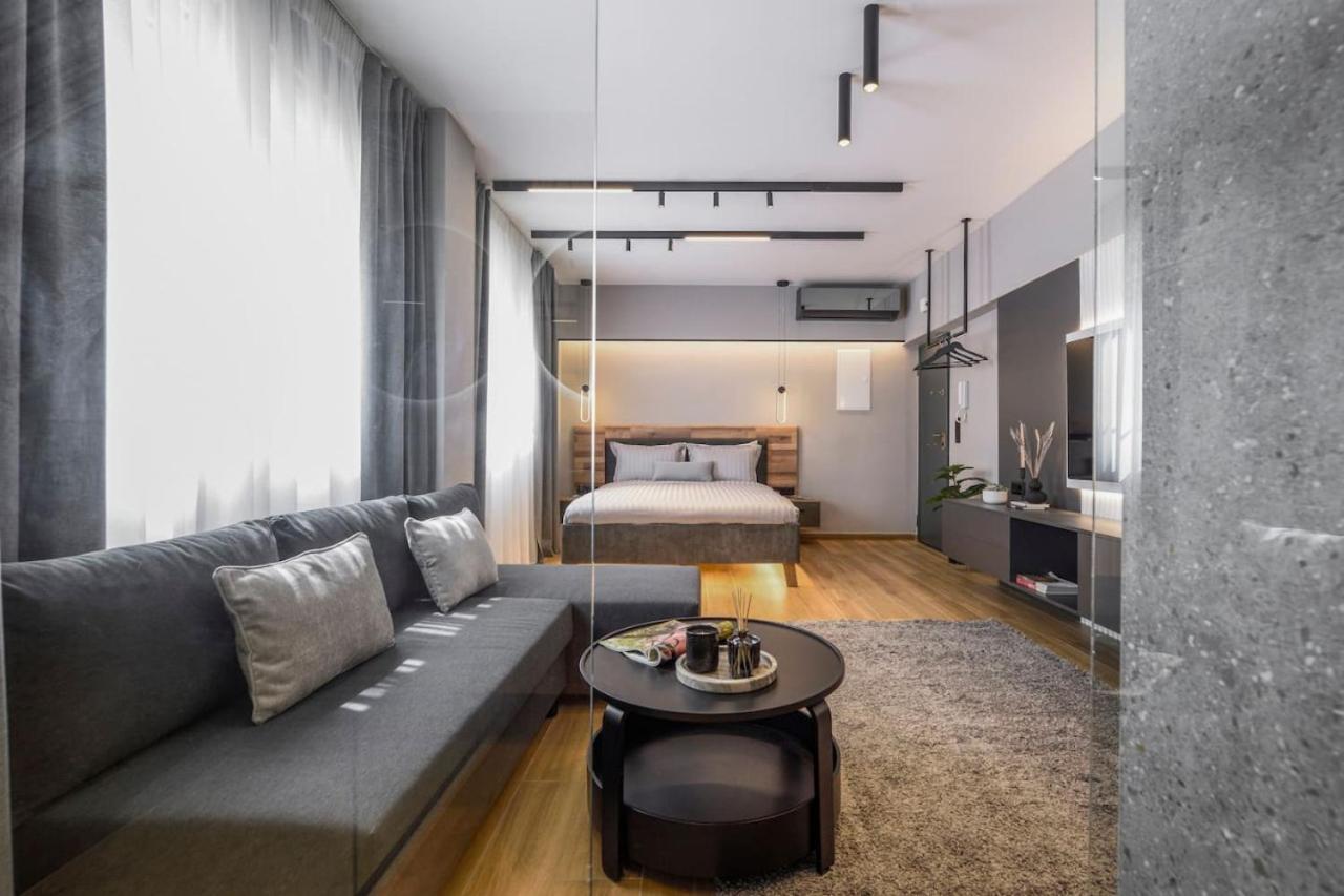 Apartment Aristotelian Virtues - Enkrateia *