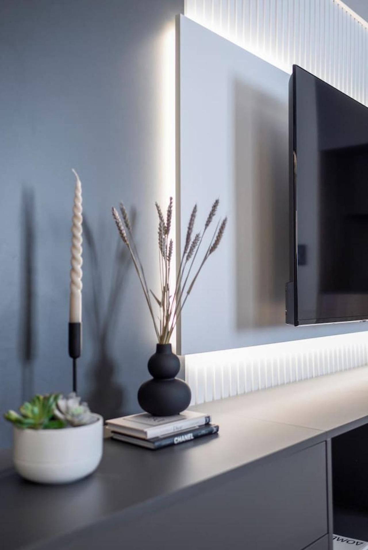 Apartment Aristotelian Virtues - Enkrateia *