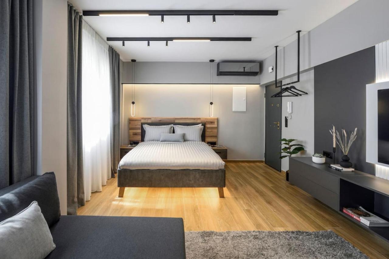 Aristotelian Virtues - Enkrateia Apartment *