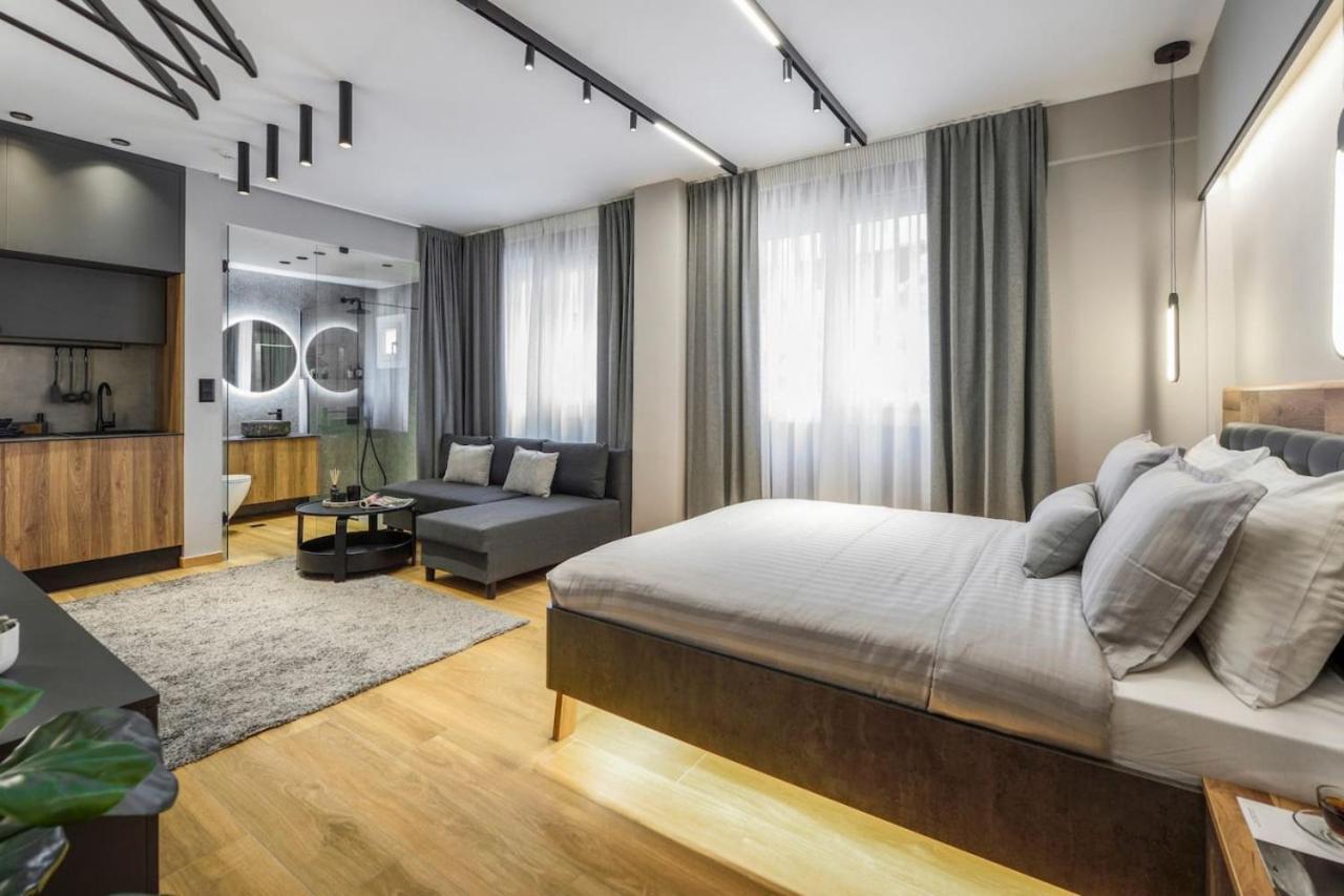 Apartment Aristotelian Virtues - Enkrateia